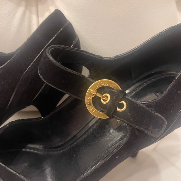 Authentic Louis Vuitton heels - Picture 8 of 11